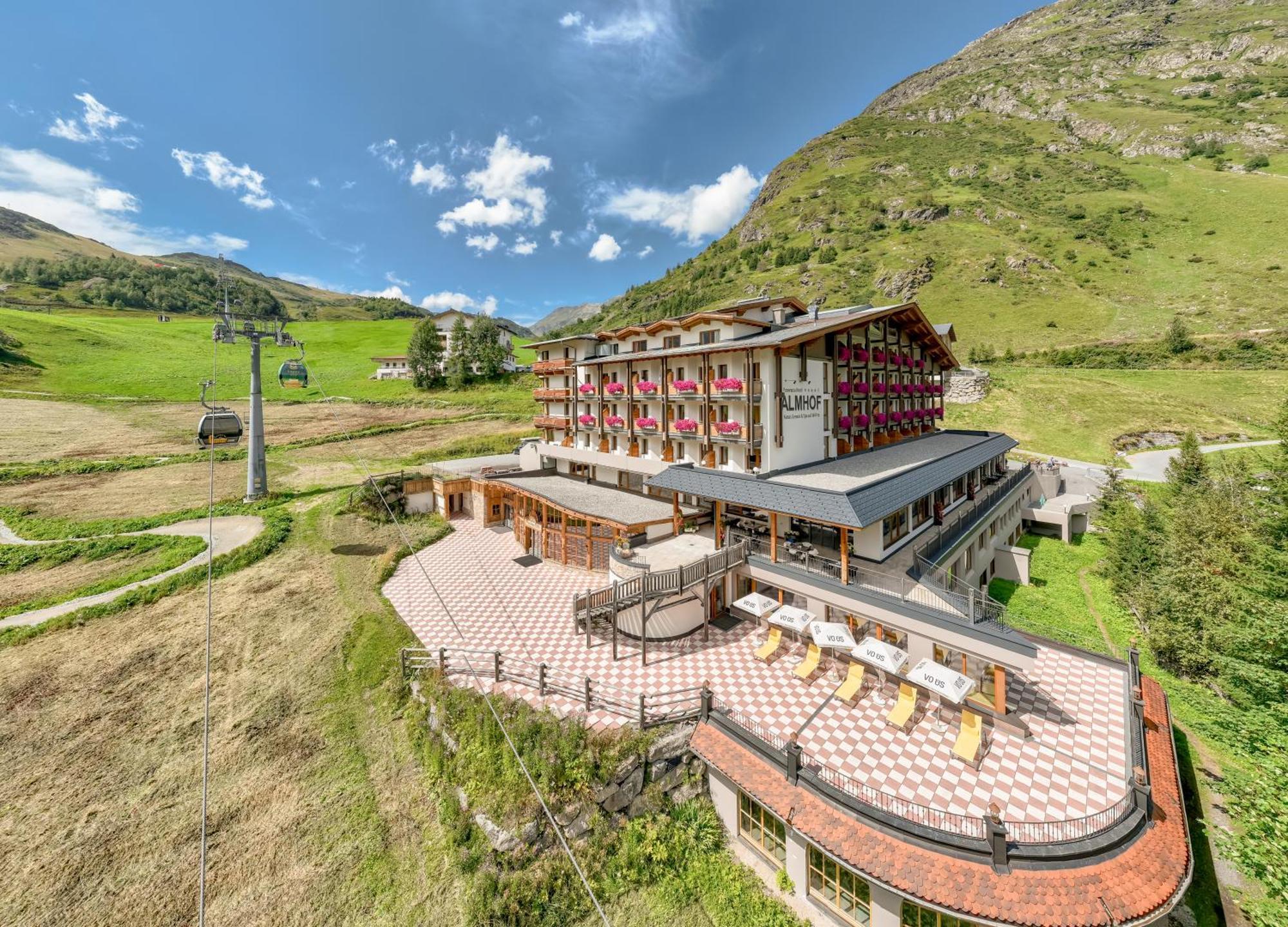 Hotel Almhof 4*