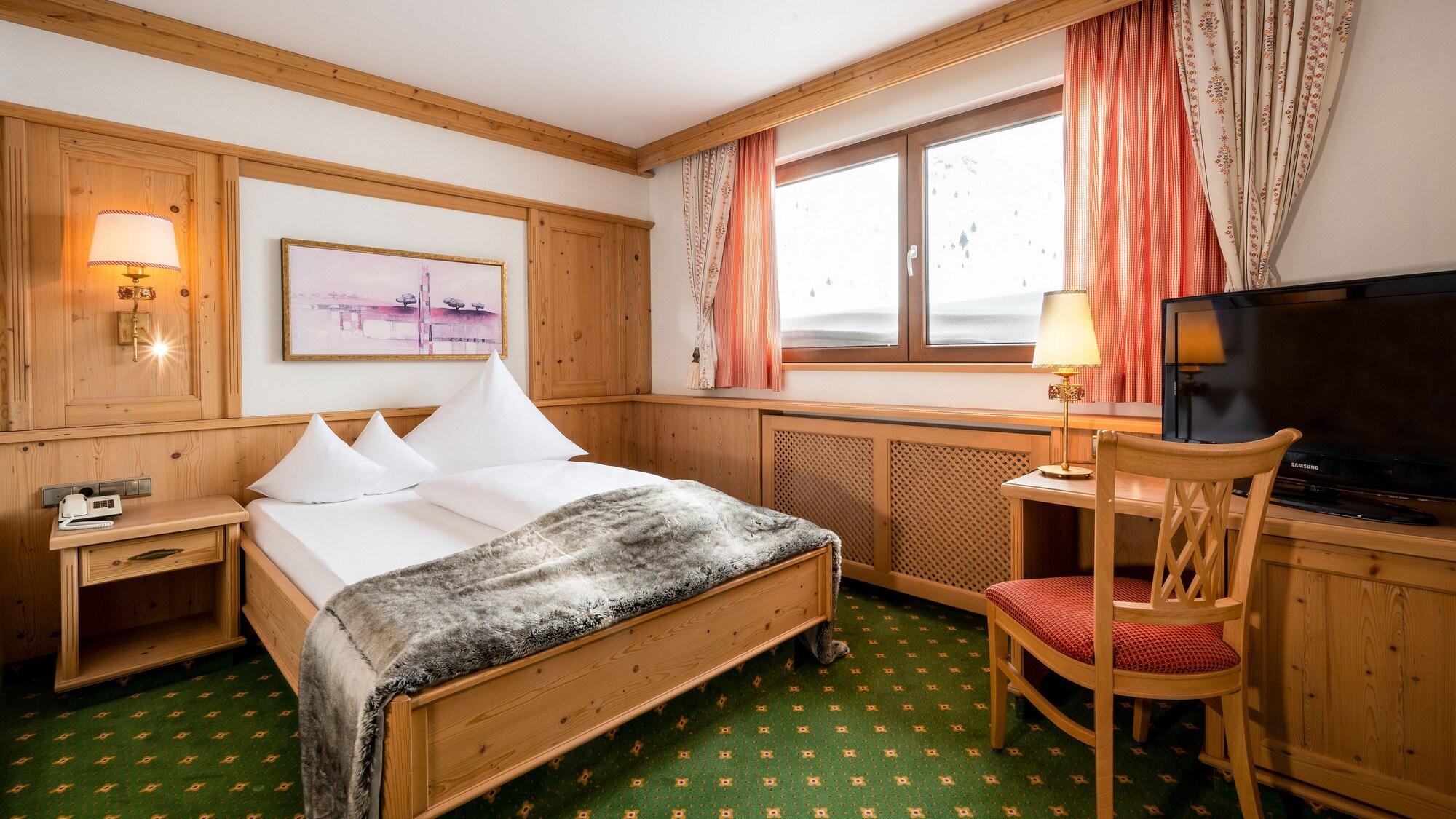 Almhof Hotel 4*